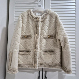 오즈세컨 뽀글점퍼 팝니다.