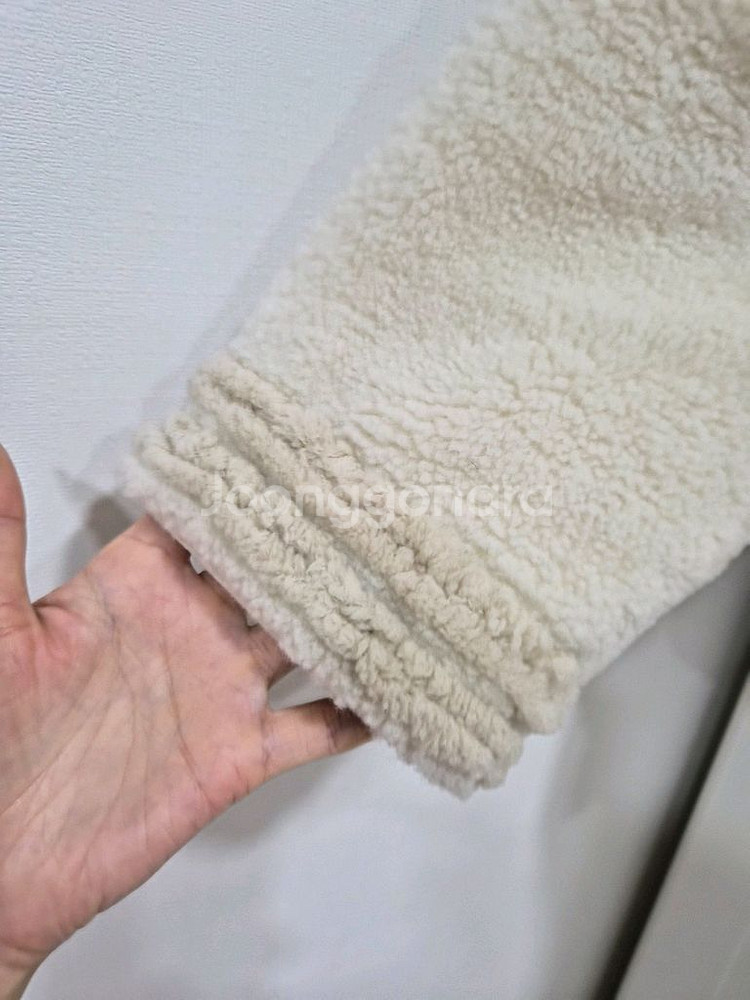 오즈세컨 뽀글점퍼 팝니다.--4