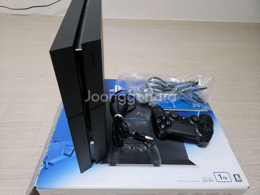 플스4(PS4) 제트블랙 1TB 팝니다.--0