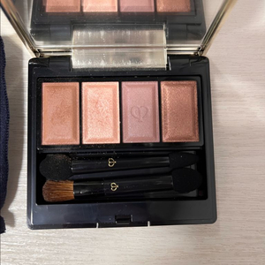 끌레드뽀 보떼_옹브르 꿀뢰르 까드리 303 베이비 유니