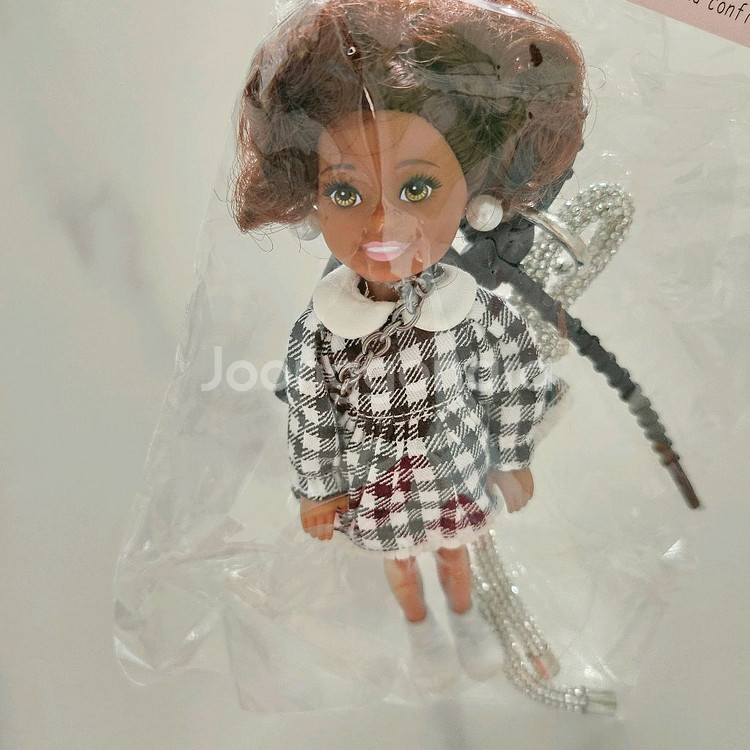 바비 인형 구찌 가방을 맨 바비인형 키링 백참--0