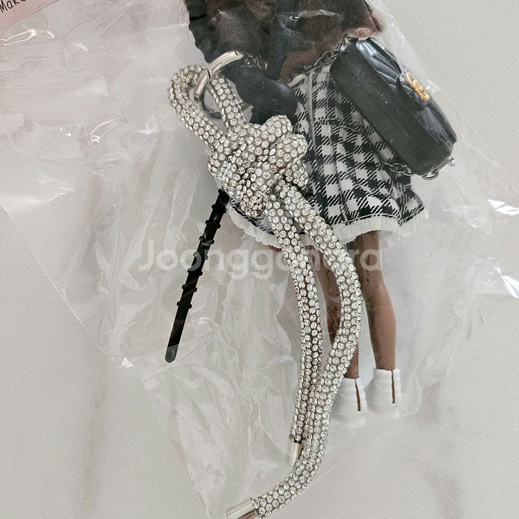 바비 인형 구찌 가방을 맨 바비인형 키링 백참--5