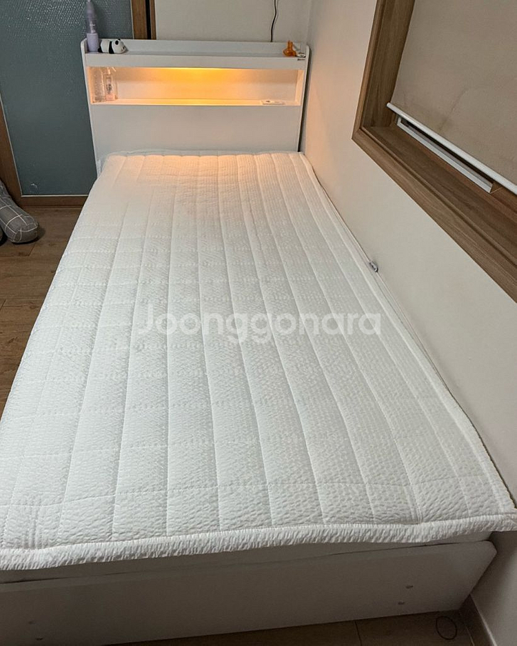 동서가구 LED 조명 침대프레임 + 매트리스 세트--0