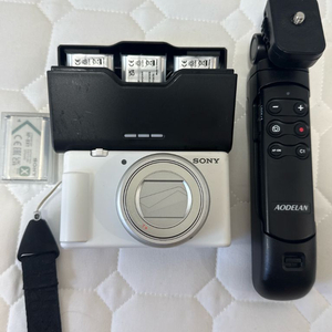 소니 SONY ZV-1 m2 화이트 브이로그용 카메라 판매합니다