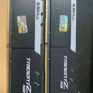지스킬 TRIDENT Z RGB 3200 14D DDR4 32GB