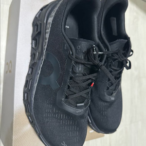 온러닝 블랙 클라우드몬스터2 255(정품 급쳐요)