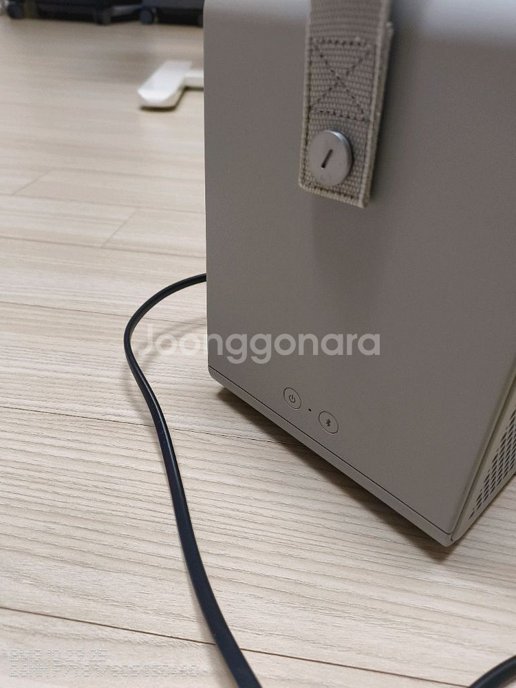 어반이어스 랄리스 블루투스 스피커 팝니다.--3