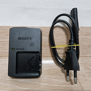 소니충전기 BC-CSNB 팝니다