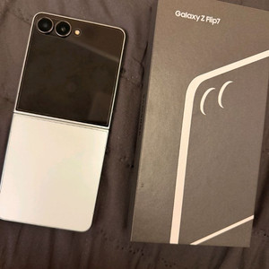갤럭시 Z플립7 민트 512GB. sss급 10월22일구매