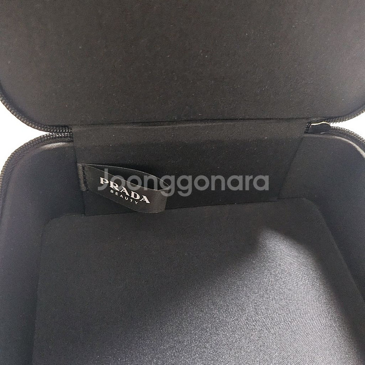 프라다 뷰티 사각 파우치 새제품--4