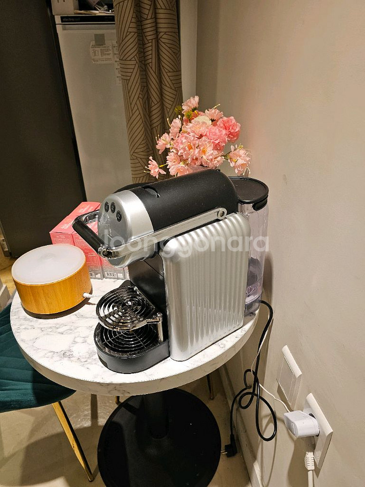 네스프레소 제니우스 커피머신--1