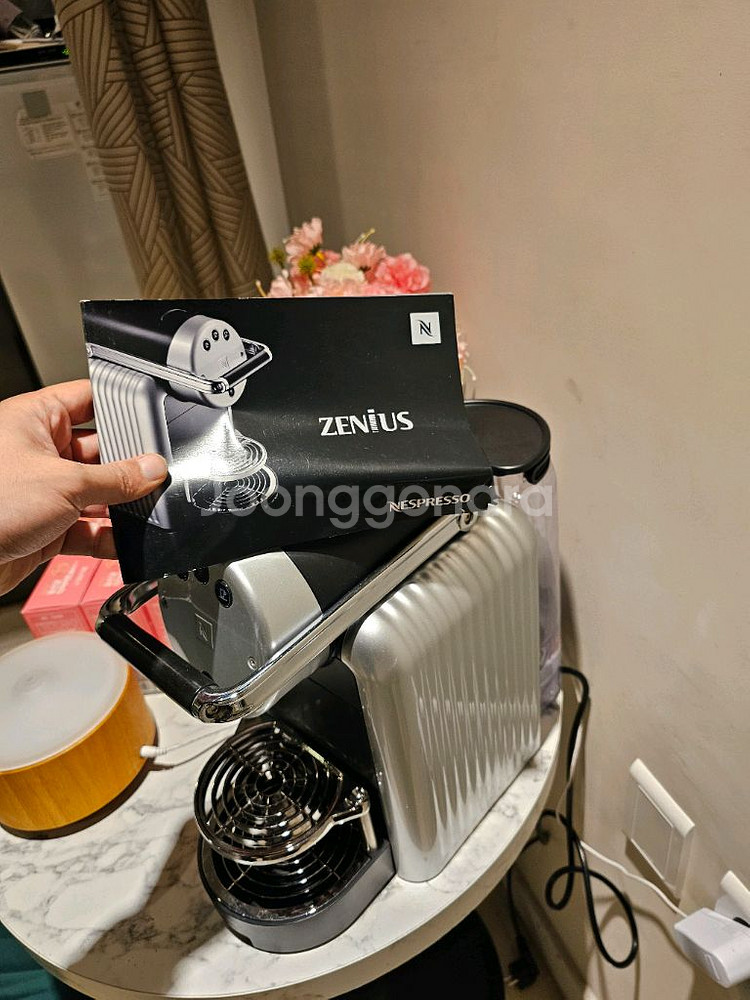 네스프레소 제니우스 커피머신--2
