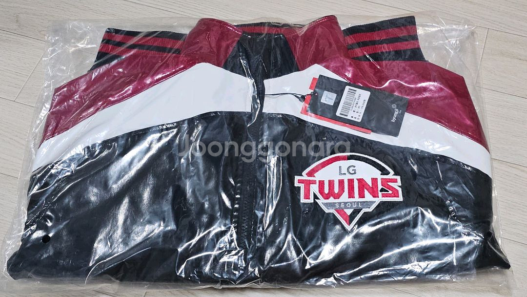 LG 트윈스 엘지 트윈스 코카콜라 콜라보 유광점퍼 미개봉 새 상품--0