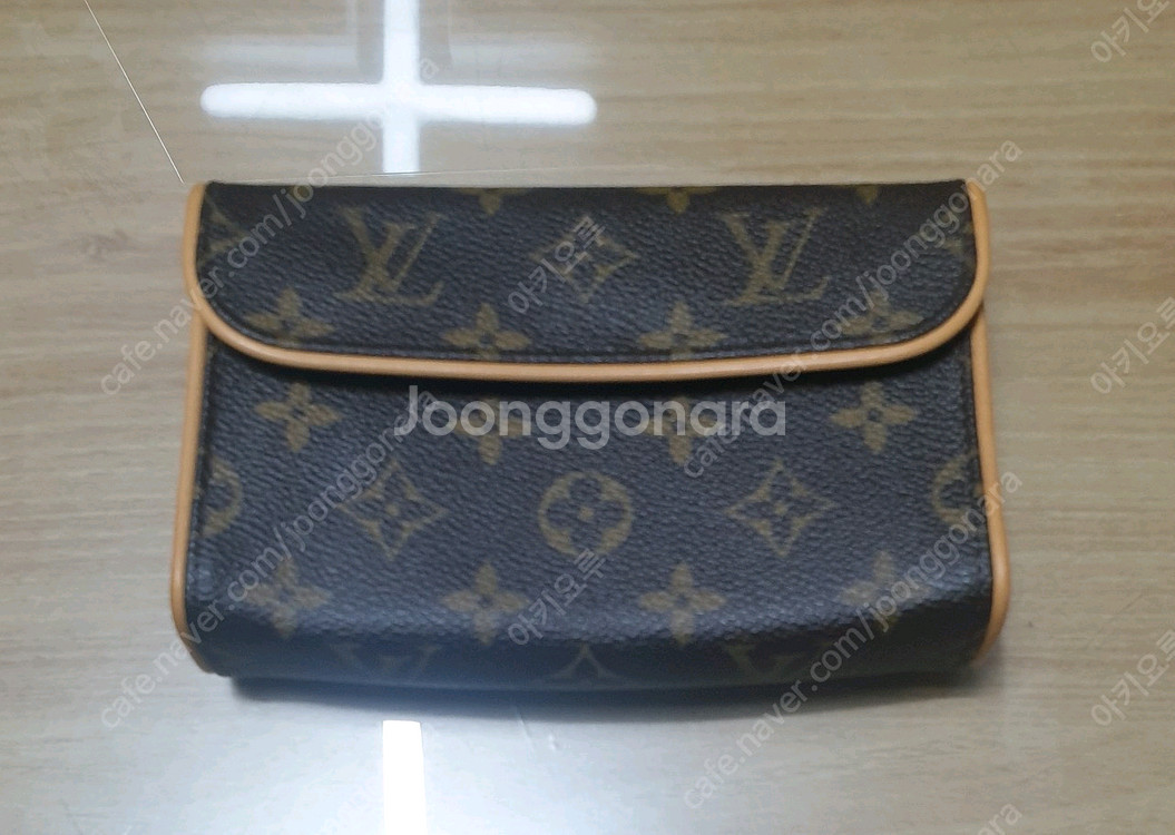 루이비통 플로렌틴 힙색 (벨트&파우치 세트) 새상품--6