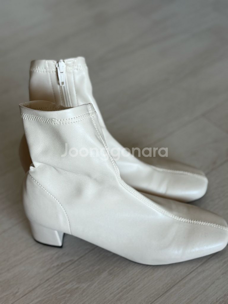 사뿐 아이보리 앵클부츠 새상품--0