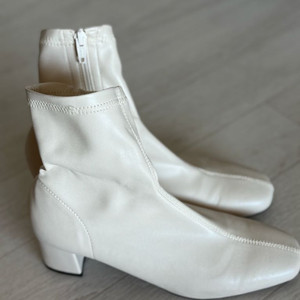 사뿐 아이보리 앵클부츠 새상품