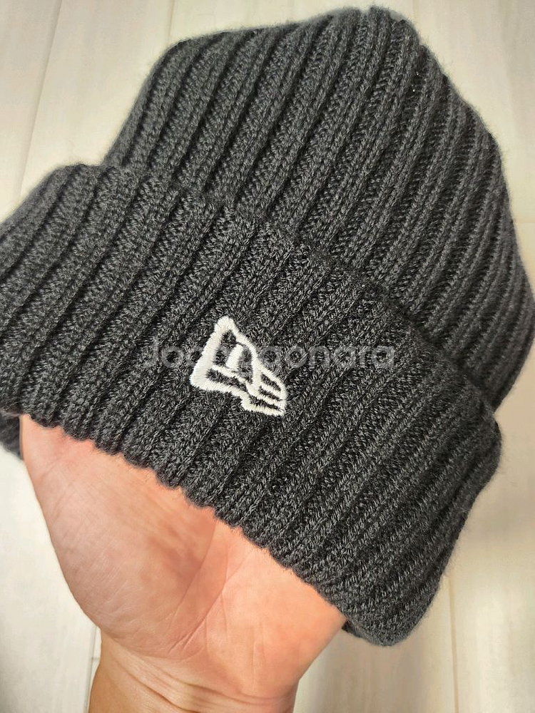 New Era 뉴에라 블랙 비니(새상품급)free사이즈--2