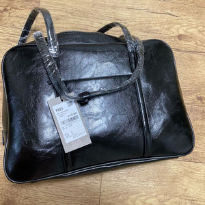 슈펜 레더 스퀘어 숄더백 가방