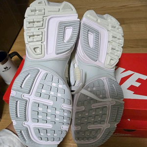 나이키 v2k 실버 새상품 220사이즈