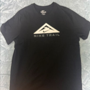 나이키 트레일 드라이핏반팔티 XL사이즈실착1회새상품판매