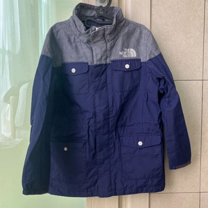 노스페이스 아동 키즈 바람막이 점퍼 130 판매합니다.