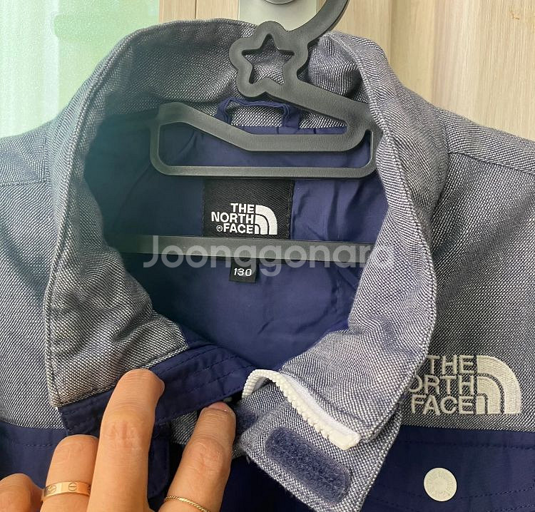 노스페이스 아동 키즈 바람막이 점퍼 130 판매합니다.--2