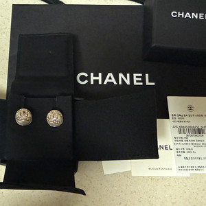 (정품) 샤넬 CC로고 라운드 귀걸이 판매합니다