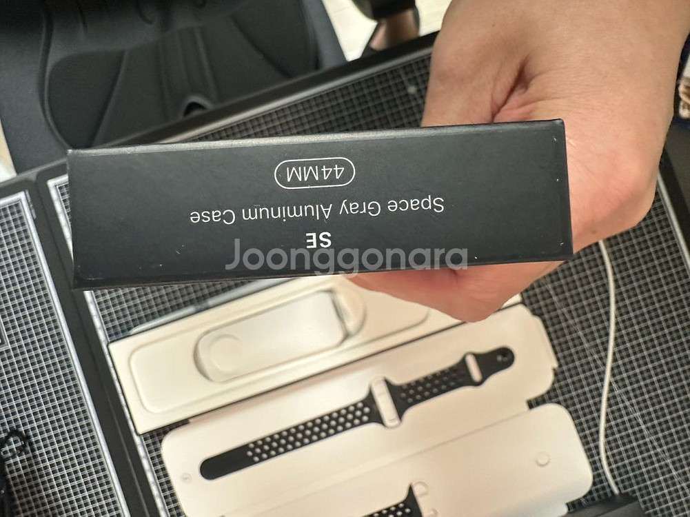 애플워치 SE 44mm 스페이스 그레이--2