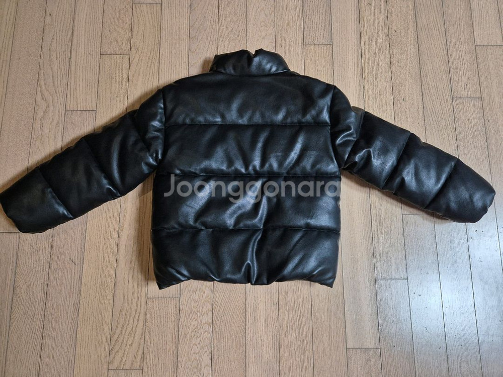 자라 키즈 블랙 가죽패딩 판매합니다.--1