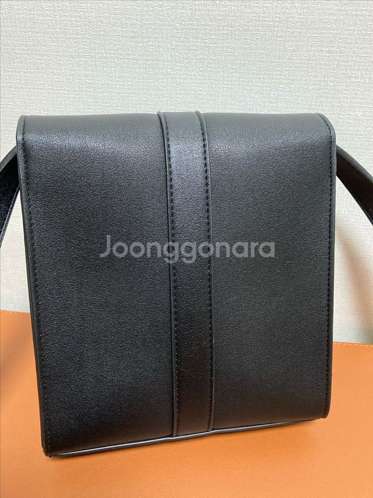 에잇세컨즈 크로스백 가방--1