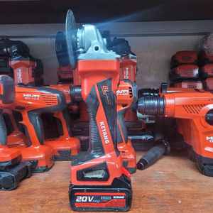 계양충전그라인더DG18BL100S 신형.브러쉬리스.배터리까지