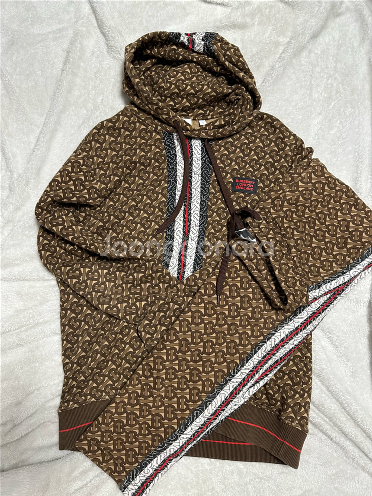 버버리 TB 모노그램 후드티 브라운 L--1