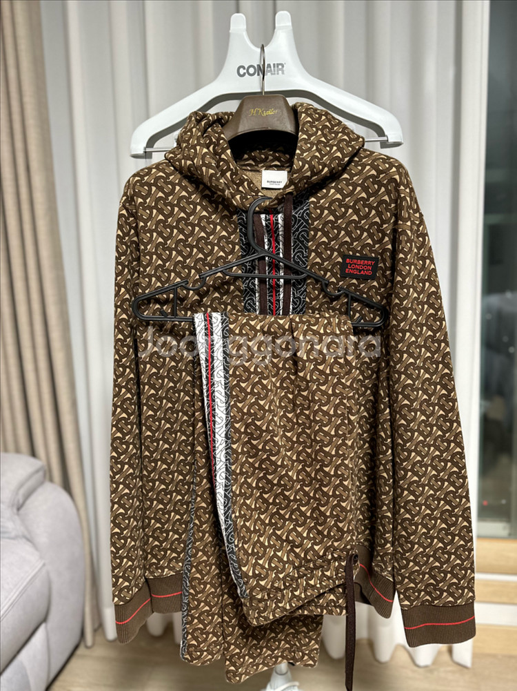 버버리 TB 모노그램 후드티 브라운 L--4