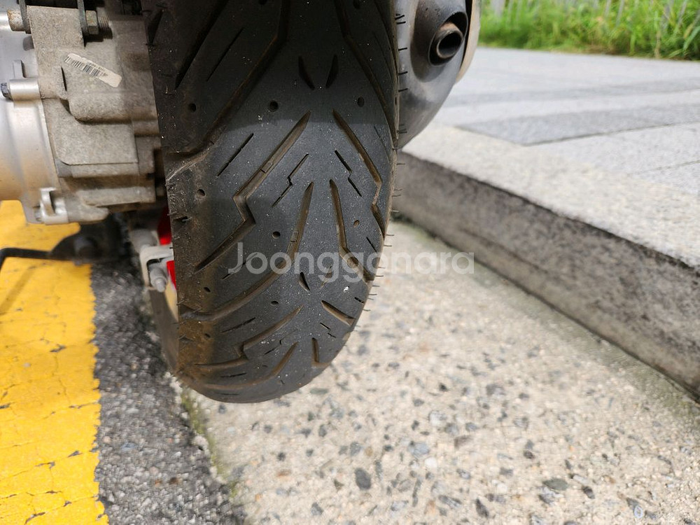 2022년식 베스파 프리마베라 레드에디션 탑박스튜닝--6