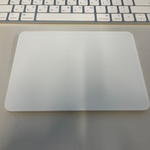 애플 매직 트랙패드 2세대 화이트 라이트닝 케이블