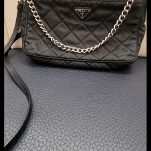 정품 프라다 퀼팅 체인백 에눌가능