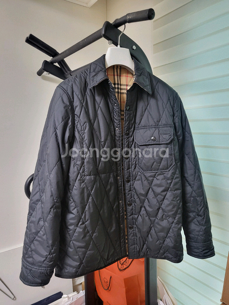 21FW 버버리 리버시블 체크 퀼팅 자켓 50사이즈--0
