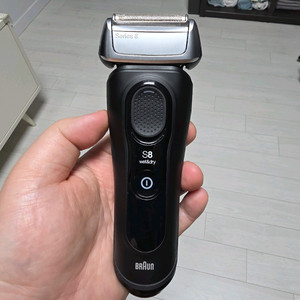 브라운 시리즈8 전기면도기