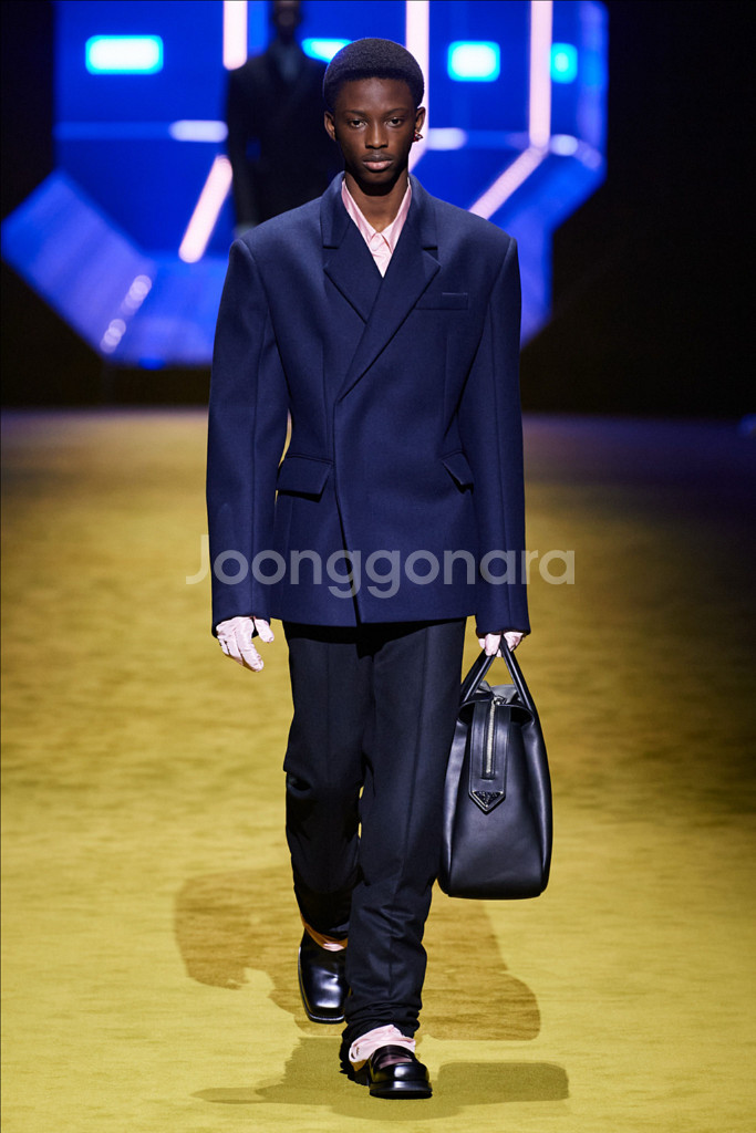 프라다 오버사이즈 자켓--2