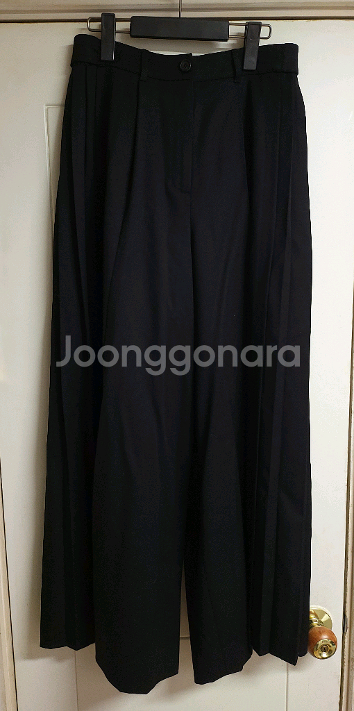 송지오 파리 25FW사이드 플리츠 와이드 팬츠 블랙--8