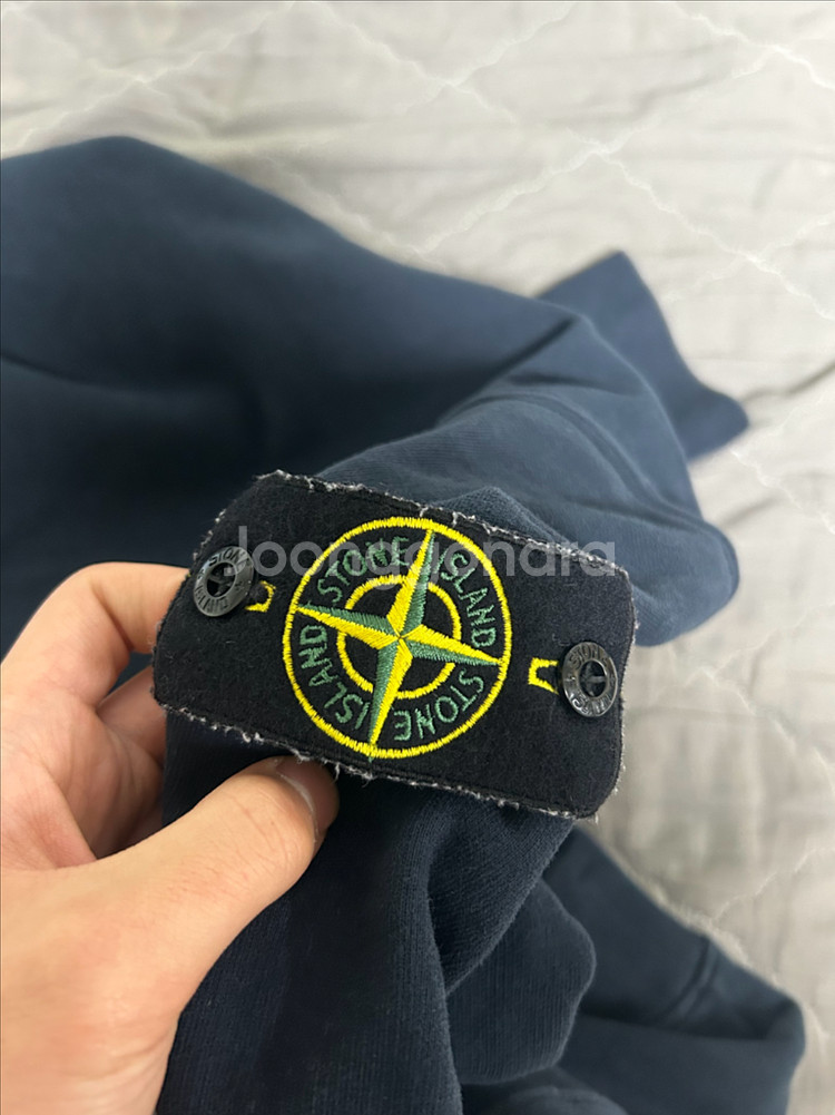 스톤아일랜드 맨투맨 L 네이비--2