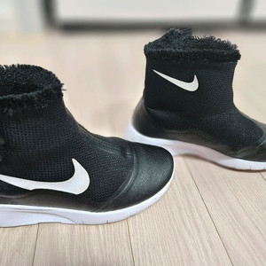 나이키 키즈 탄준하이 220사이즈(상태좋음)