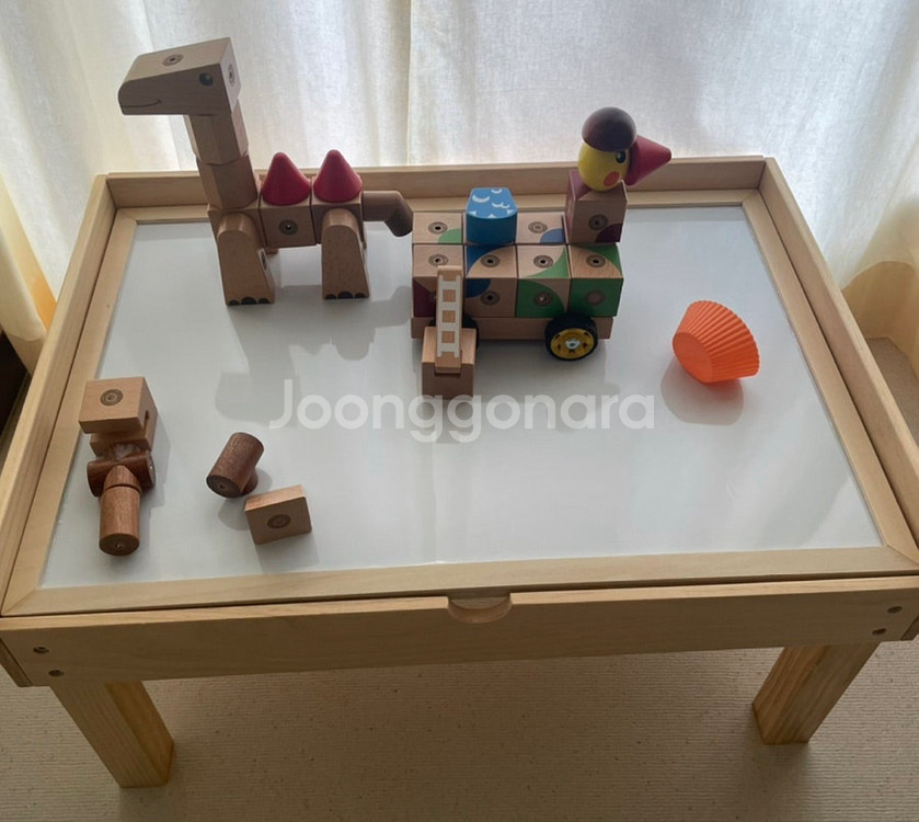 미개봉 자석 원목 유아책상--0