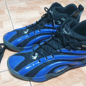 리복 샤크노시스 260