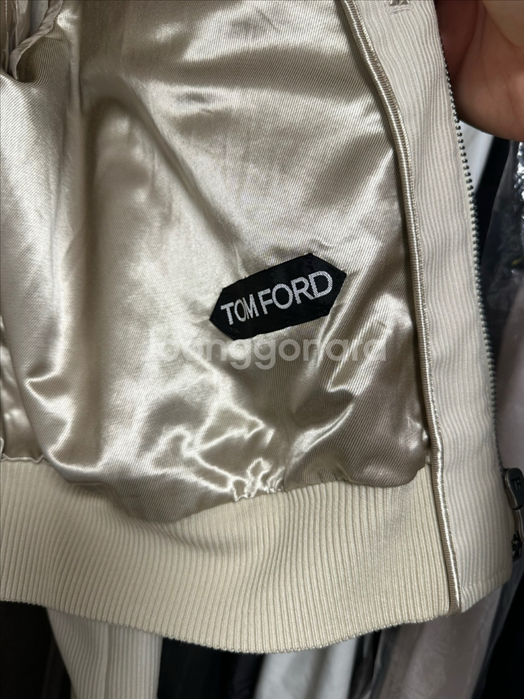 톰포드 25ss 코듀로이 자켓 50사이즈 새상품 판매합--3