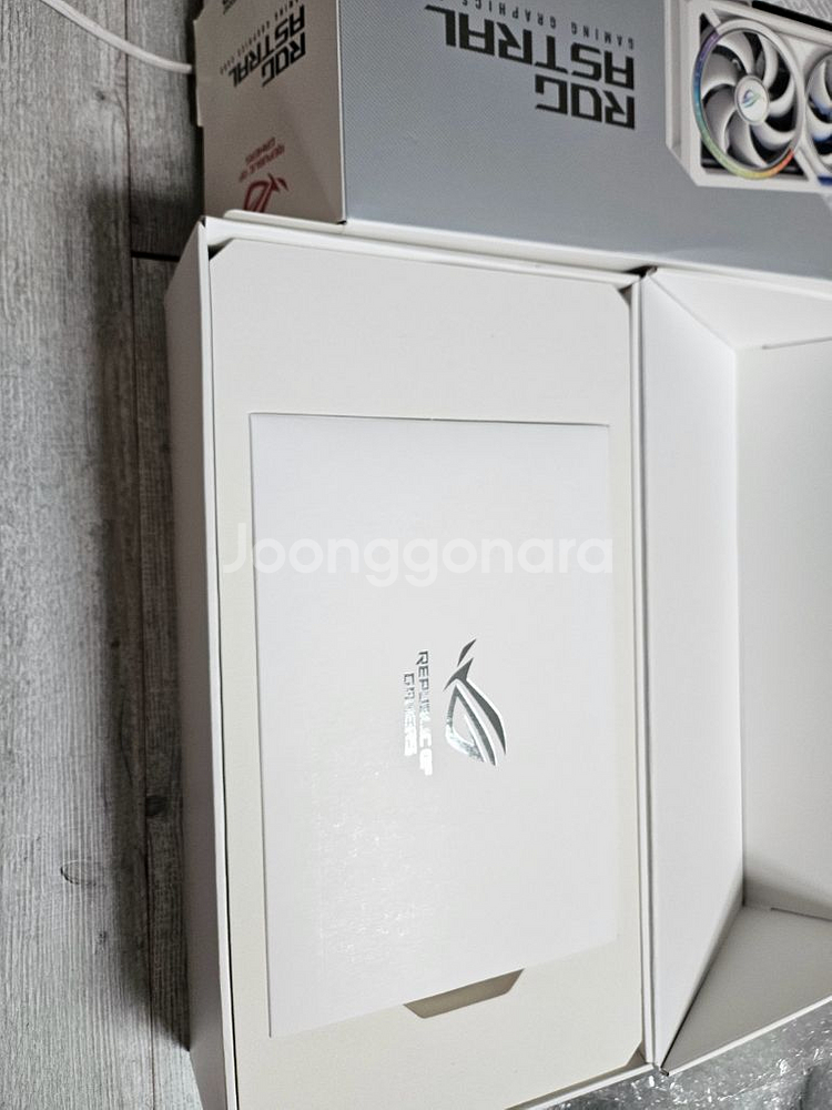 Asus rtx5080 rog 아스트랄 화이트 신품급--3