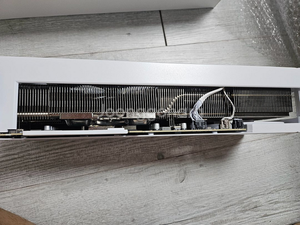 Asus rtx5080 rog 아스트랄 화이트 신품급--5