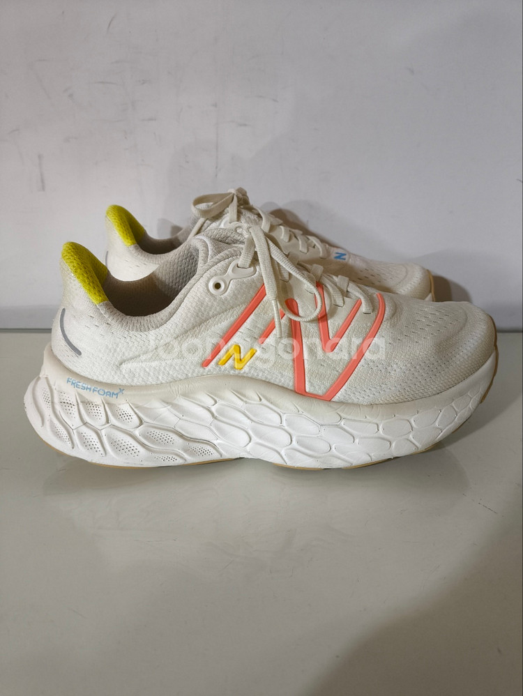 250mm 뉴발란스 프레쉬폼 X 모어 V4 런닝화--1