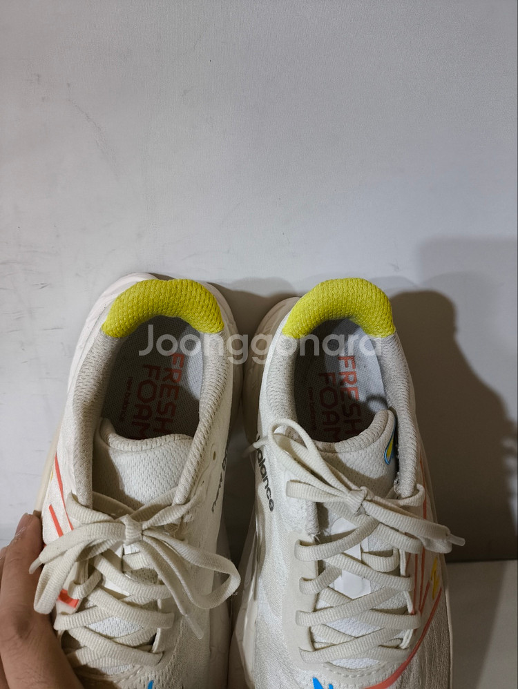 250mm 뉴발란스 프레쉬폼 X 모어 V4 런닝화--5