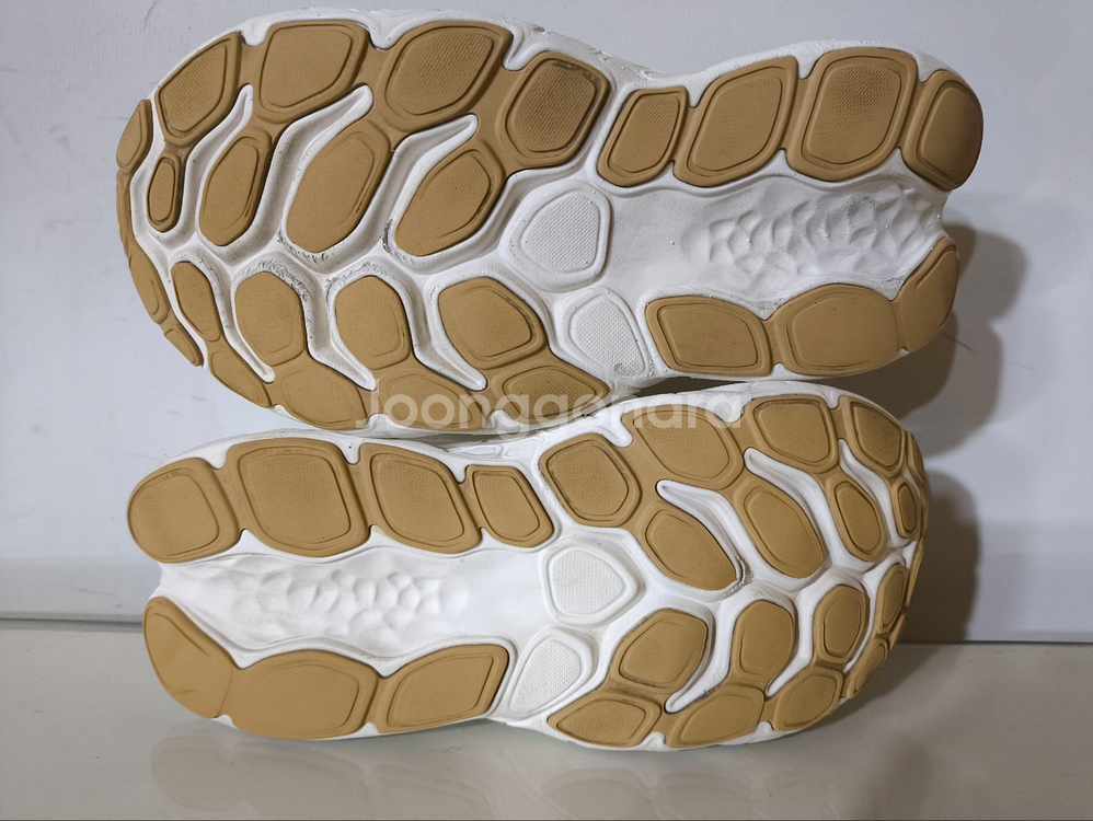 250mm 뉴발란스 프레쉬폼 X 모어 V4 런닝화--8